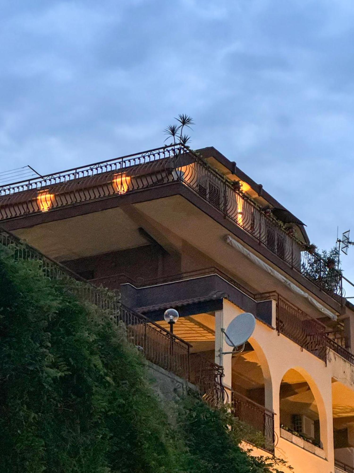 La Goccia Sul Mare Apartment Letojanni Exterior photo
